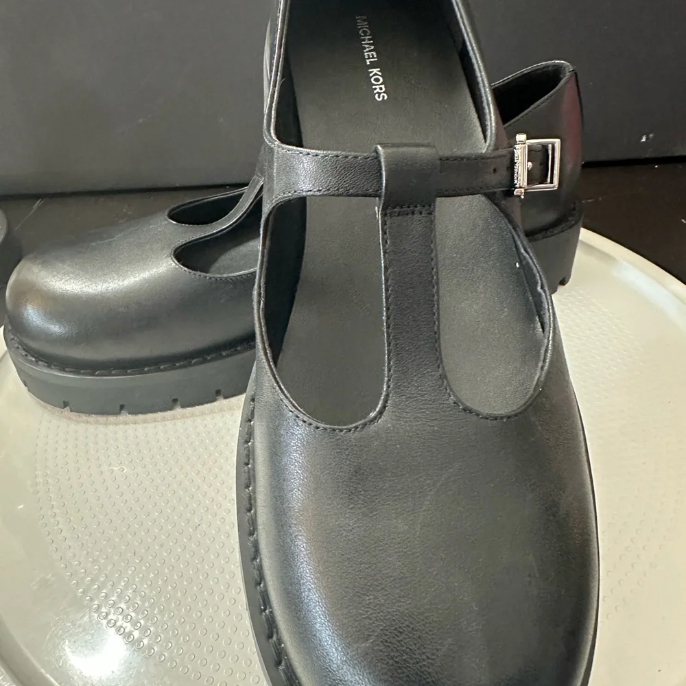 🆕Michael Kors Leather Darrington Mary Jane Shoes